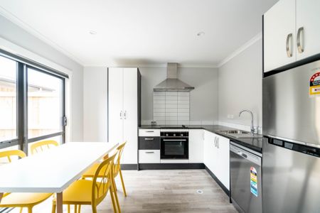 Located within a short, five minute walk to the Waikato University are these brand new, one bedroom studio rooms. Set on three levels, the studio rooms are fully furnished. - Photo 2