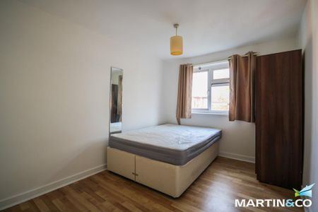 3 bedroom flat to rent - Photo 2