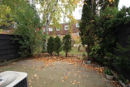 For Lease - 38 THE CARRIAGE Way Unit# 38, Markham, Ontario - Photo 2