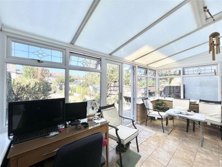 3 bedroom terraced house to rent - Photo 4