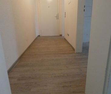 *** Hier wohnen Sie in Schlossparknähe! Sanierte 2-Zimmerwohnung mi... - Foto 6