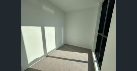 1 Bedroom + 1 Study 1Bath Modern Apartment in Footscray - Photo 5