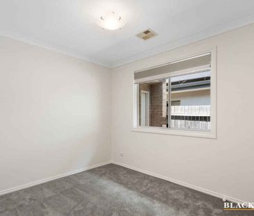 Immaculate family home... - Photo 3