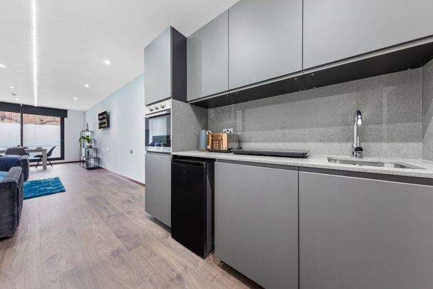 Studio Flat, London, NW11 - Photo 1