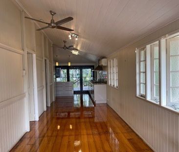 Contemporary 2 Bedroom Home Railway Estate Location - Photo 5