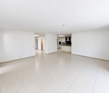 Grosszügige 3½-Zimmer-Wohnung mit 71 m² Terrasse ins Grüne - Photo 1