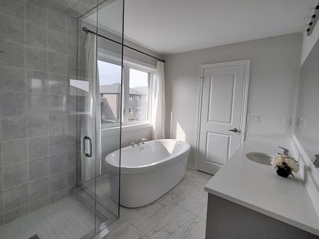 For Lease - 4 Sam Battaglia Crescent, Georgina, Ontario - Photo 5