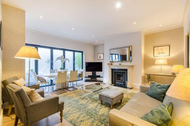 3 bedroom flat to rent - Photo 1