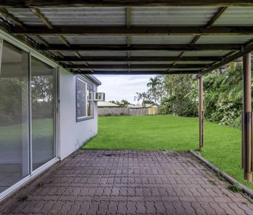 Large 3 Bedroom Home with Ensuite - Extra Office - Huge Block - Ful... - Photo 5