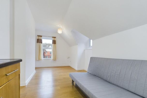 2 bedroom flat to rent - Photo 1