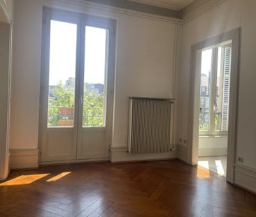 Un lumineux 3 pièces avec un balcon Avenue des Vosges - Photo 6
