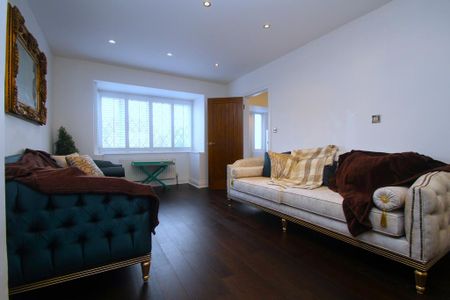 4 bedroom semi-detached house to rent - Photo 5