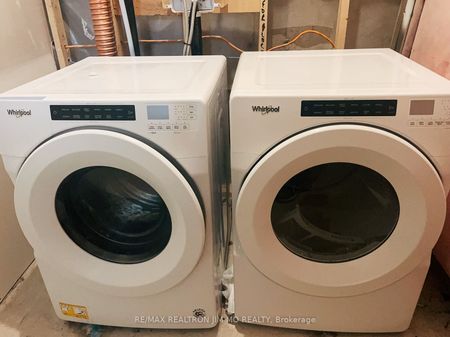 For Lease - 83 Sutcliffe Drive, Whitby, Ontario - Photo 2