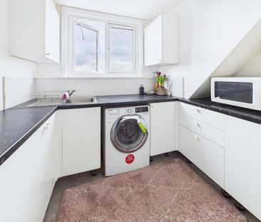 1 bedroom in a house share to rent - Photo 6