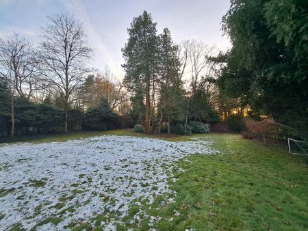 Zeer ruime en degelijke villa in een rustige, kindvriendelijke wijk - Photo 2