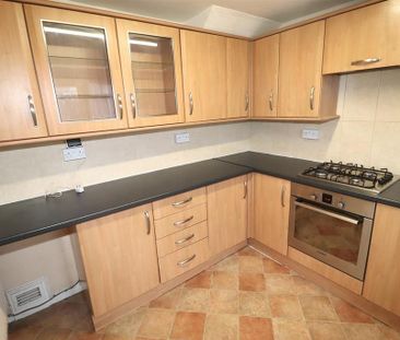 3 bedroom semi-detached house to rent - Photo 6