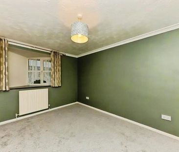 2 bedroom end of terrace house to rent - Photo 3