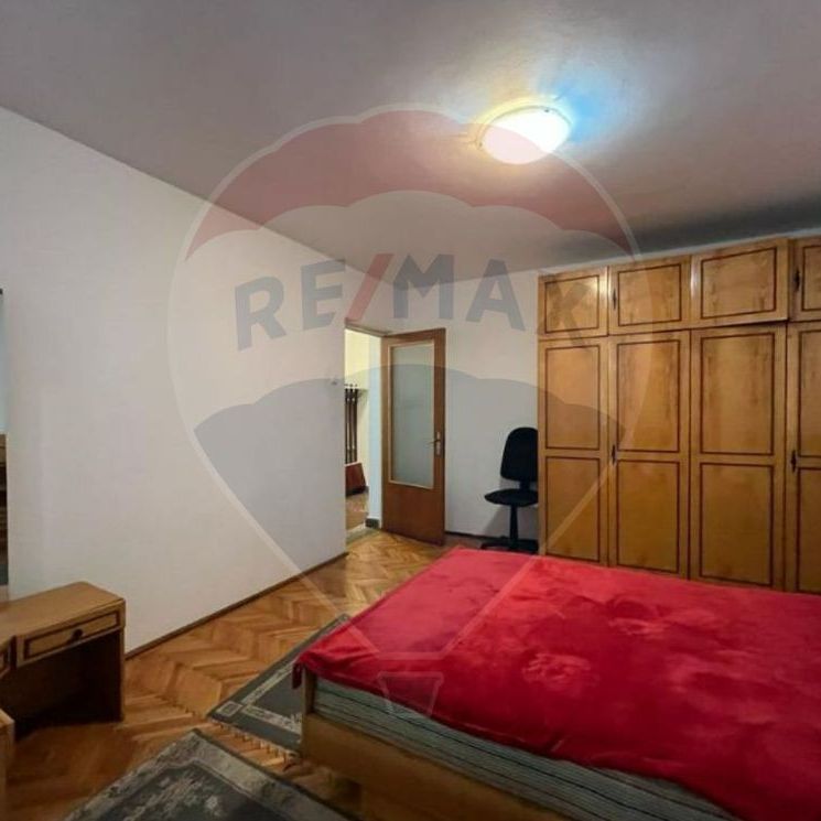 Garsonieră decomandată de închiriat-Zona Centrala si a... - Fotografie 1