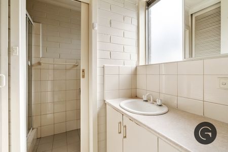 Perfectly Positioned Studio Apartment - Photo 4