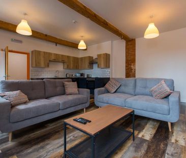 1 bedroom in a house share to rent - Photo 1