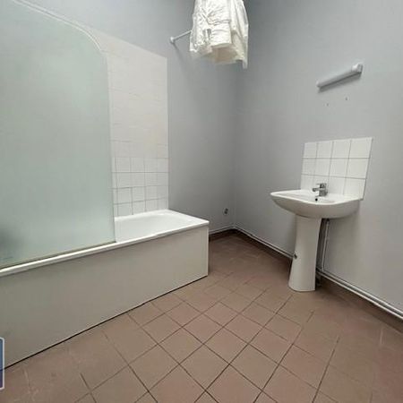 Location Appartement 1 pièce 49m² ARMENTIERES 59280 - Photo 3