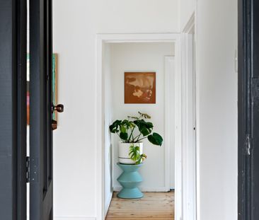 Spacious Home with Large Backyard - Photo 4