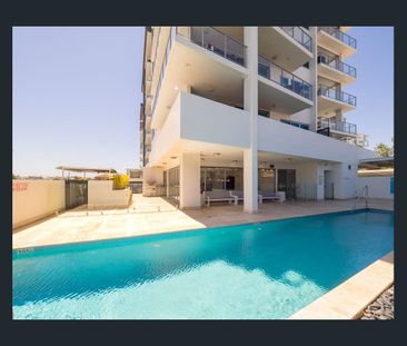 FULLY FURNISHED 6TH FLOOR APARTMENT WITH STUNNING OCEAN VIEWS. 2 CA... - Photo 4