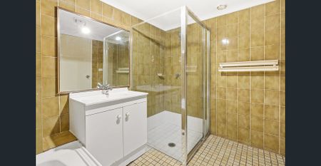 BRIGHT & LIGHT IN PROPULAR HIGH RISE BUILDING - Photo 4