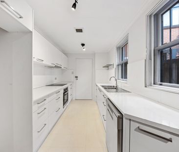 Urban fringe terrace retreat - Photo 3