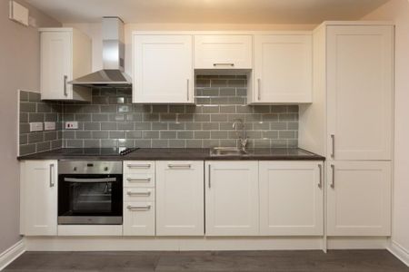 2 bedroom terraced house to rent - Photo 2