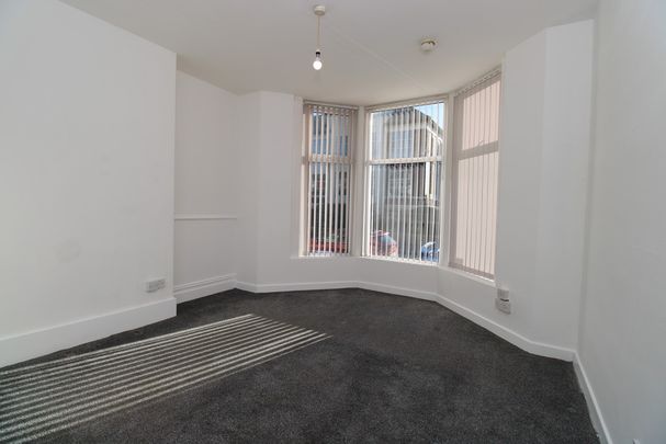 To Let 2 Bed Ground Floor Flat - Photo 1