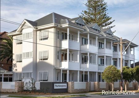 Charming 1-Bedroom Apartment in the Heart of Cronulla - Photo 2