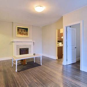 Pet Welcome Furnished 1 Bedroom @ 935 Jervis -Available October 1st - Photo 2