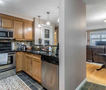 Modern Elegance And Urban Convenience: 2 Bed, 2 Bath Condo At 'the ... - Photo 1