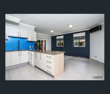 Pet Friendly Unit with Large Courtyard - Photo 3