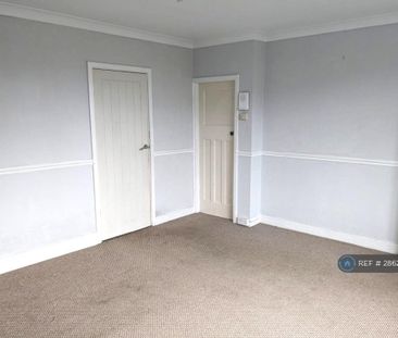 2 bedroom semi-detached house to rent - Photo 4