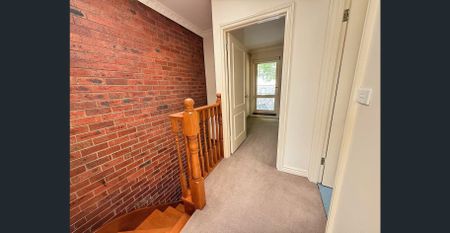 CHARMING TWO BEDROOM TERRACE - Photo 3