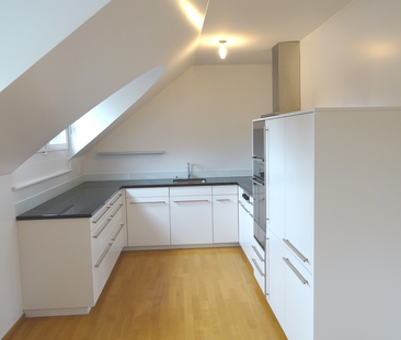 moderne Wohnung mit geräumigen Estrich - Photo 2