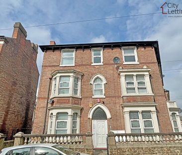 2 Bedroom Shared Flat - Photo 2