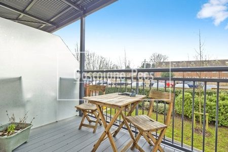 Queen Elizabeth Place - Alton - Photo 4