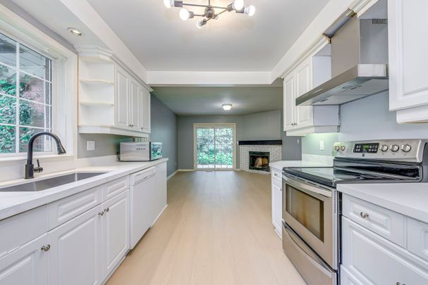 For Lease - 1106 Crestview Street, Oakville, Ontario - Photo 1