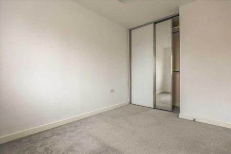 4 bedroom semi-detached house to rent - Photo 4