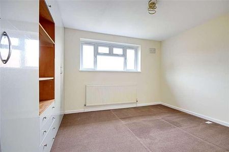 Pentrich Avenue, Enfield, EN1 - Photo 4