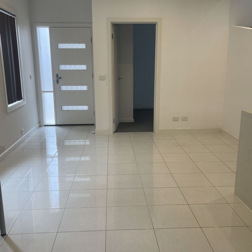 3 bedroom unit house, excellent location - Photo 1