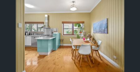 Perfect Family Home - Photo 3