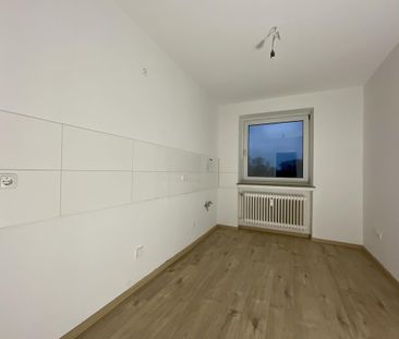 Bezugsfertige 3-Zimmer-Wohnung mit Balkon in Varel! - Photo 1