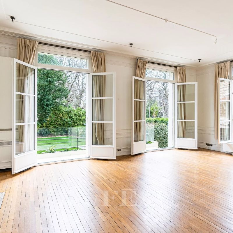 Neuilly-sur-Seine - Voie privée - Hôtel particulier - Photo 1