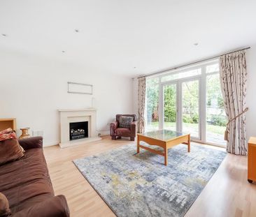 4 bedroom semi-detached house to rent - Photo 3