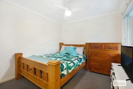 Cozy Home Perfect for a Small Family! - Photo 5