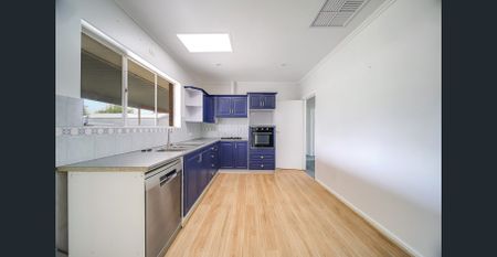 Spacious Family Home on Kelsey Avenue, Mitchell Park - Photo 3